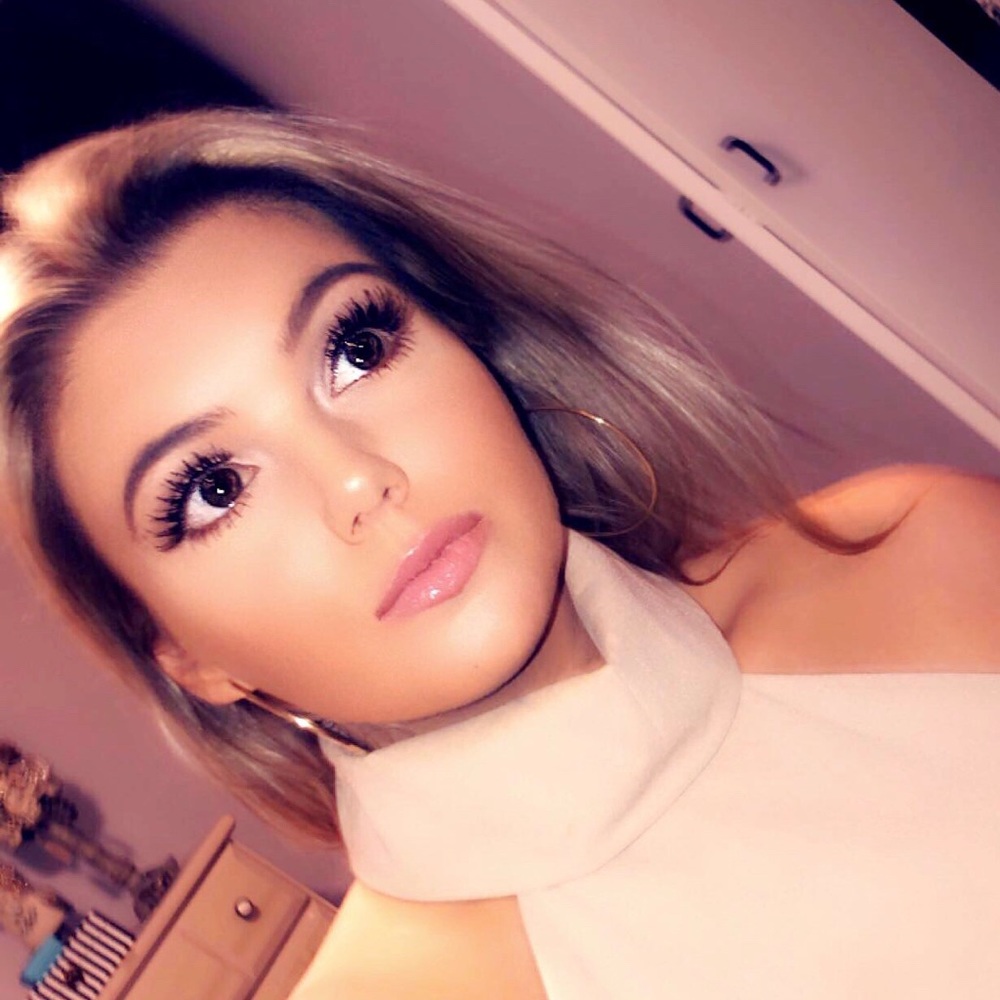 Meet your Posher, Kelly